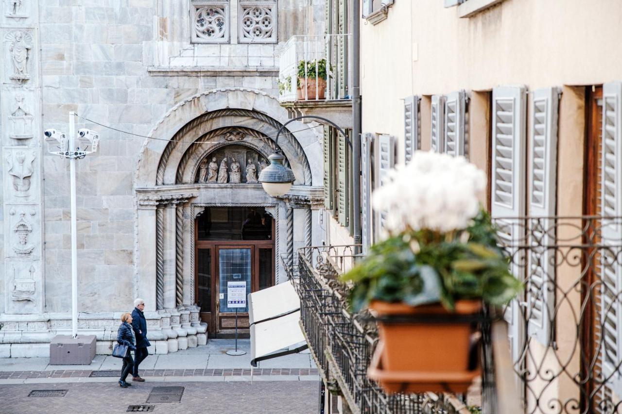 La Finestra Sul Duomo - The House Of Travelers Lejlighed Como Eksteriør billede